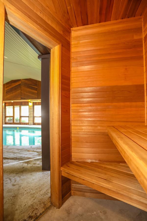The Lodge At Beaver Lake Bed And Breakfast 로저스 외부 사진